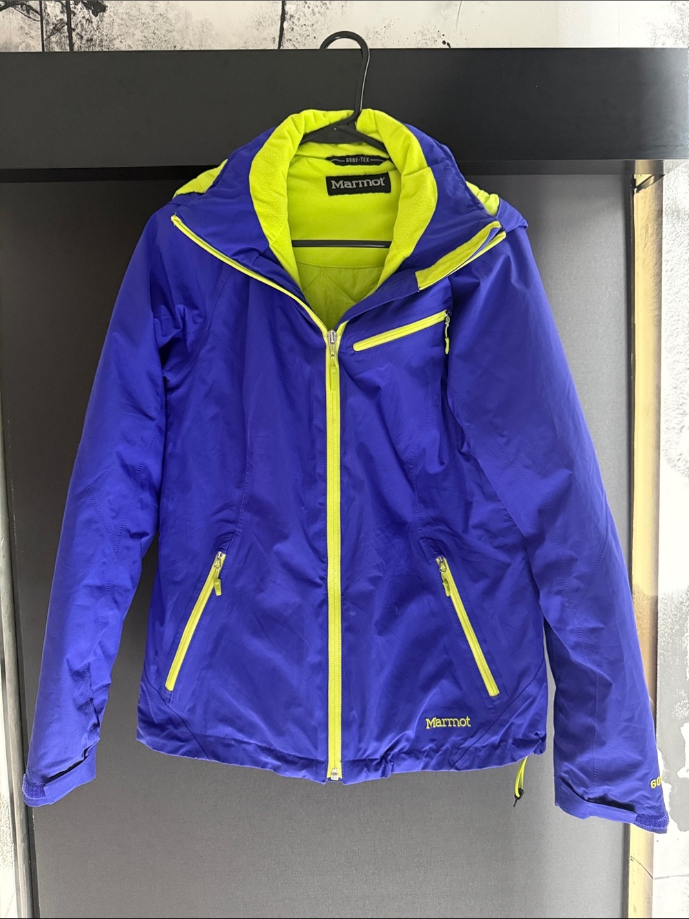 Marmot Ski Snow Jacket, Hooded, Gore-Tex Waterproof, Women’s S